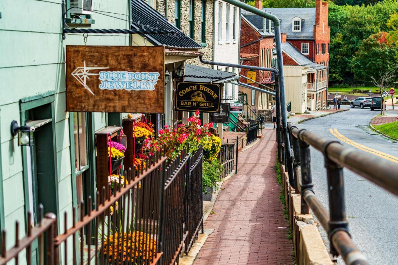 Enchanting Cottage, Walk To Downtown Harpers Ferry Eksteriør billede