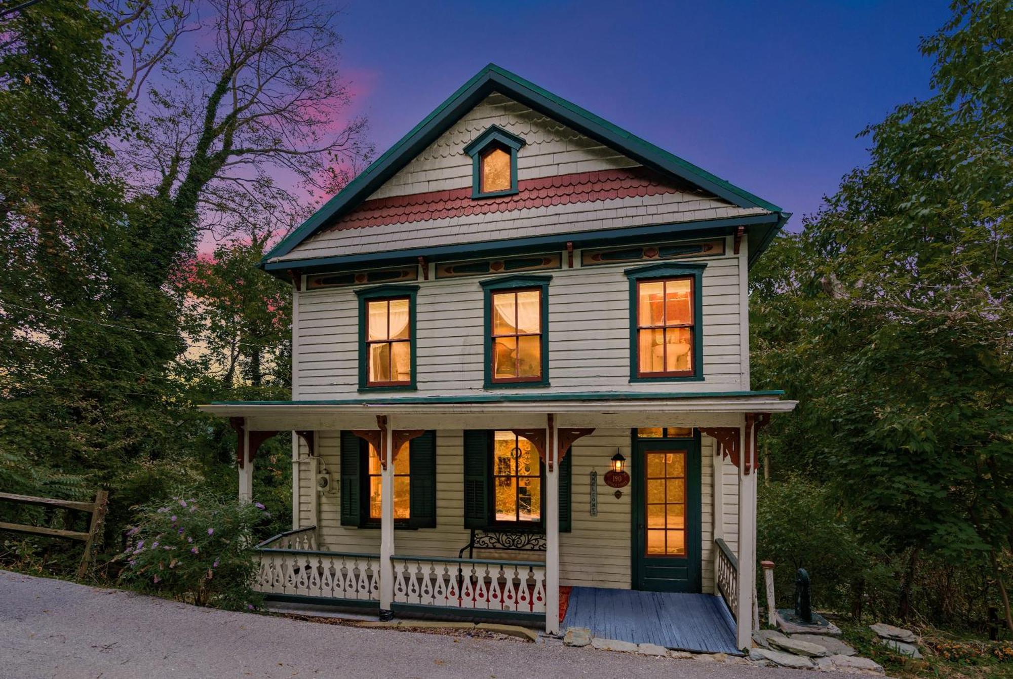 Enchanting Cottage, Walk To Downtown Harpers Ferry Eksteriør billede